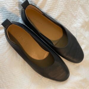Everlane Women's Classic Black Leather Ballet Flats